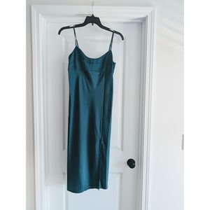 A New Day Hunter/Forest Green Midi Dress